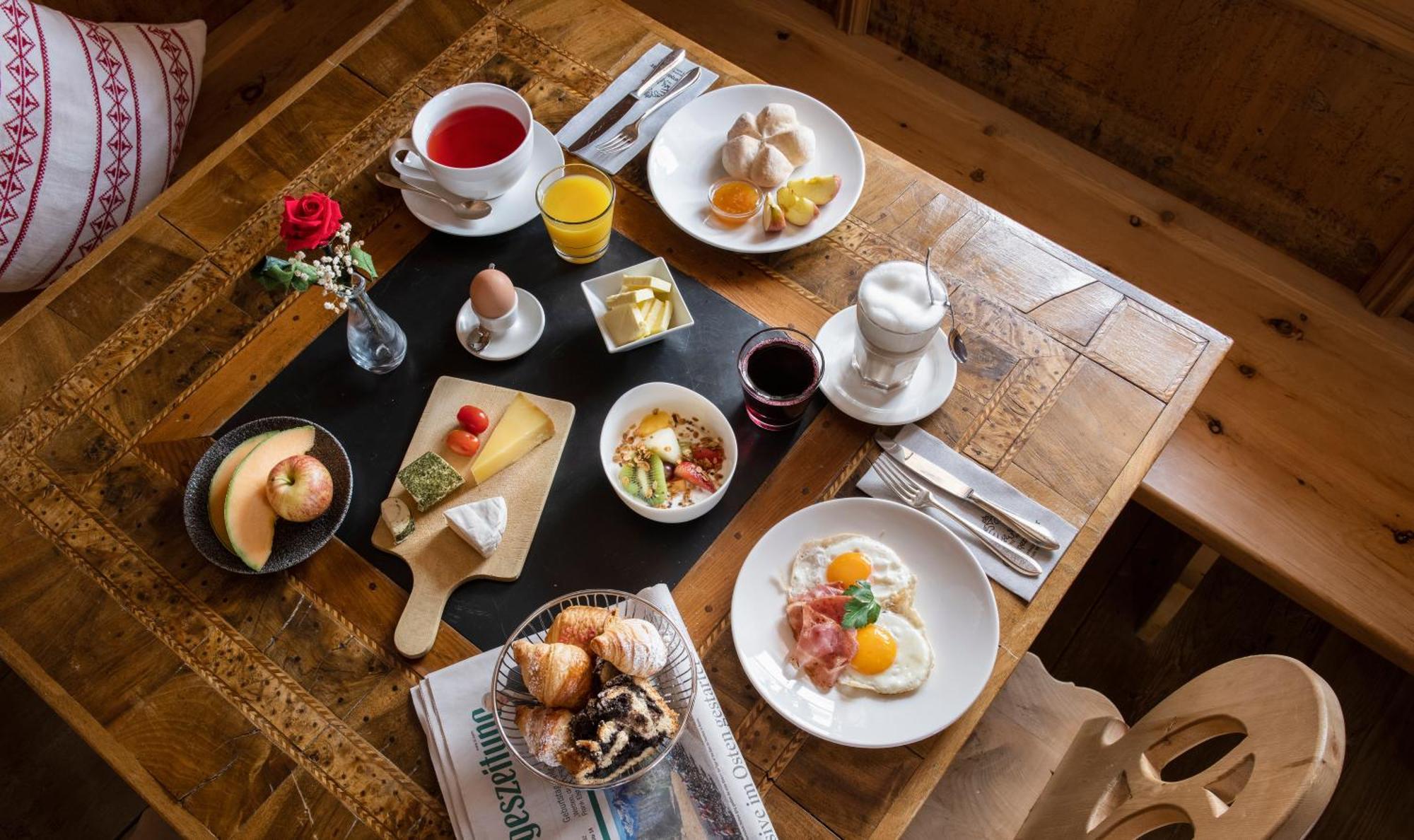 Hotel Goldener Adler - Im Sommer Silvretta Card Premium Inkludiert Ischgl Exterior foto
