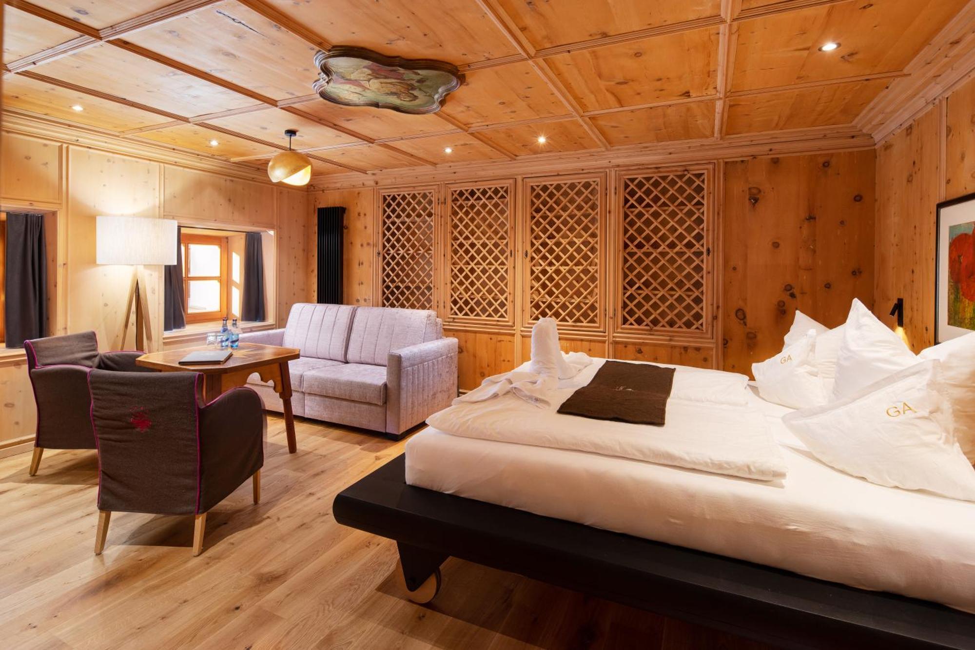 Hotel Goldener Adler - Im Sommer Silvretta Card Premium Inkludiert Ischgl Exterior foto