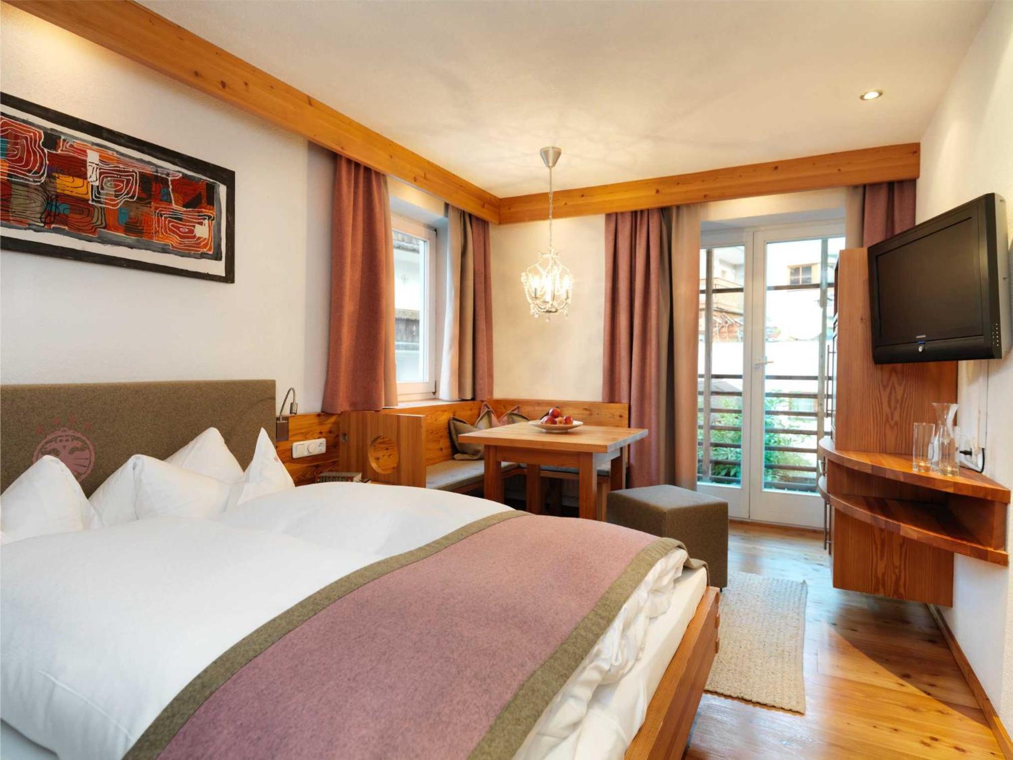 Hotel Goldener Adler - Im Sommer Silvretta Card Premium Inkludiert Ischgl Exterior foto