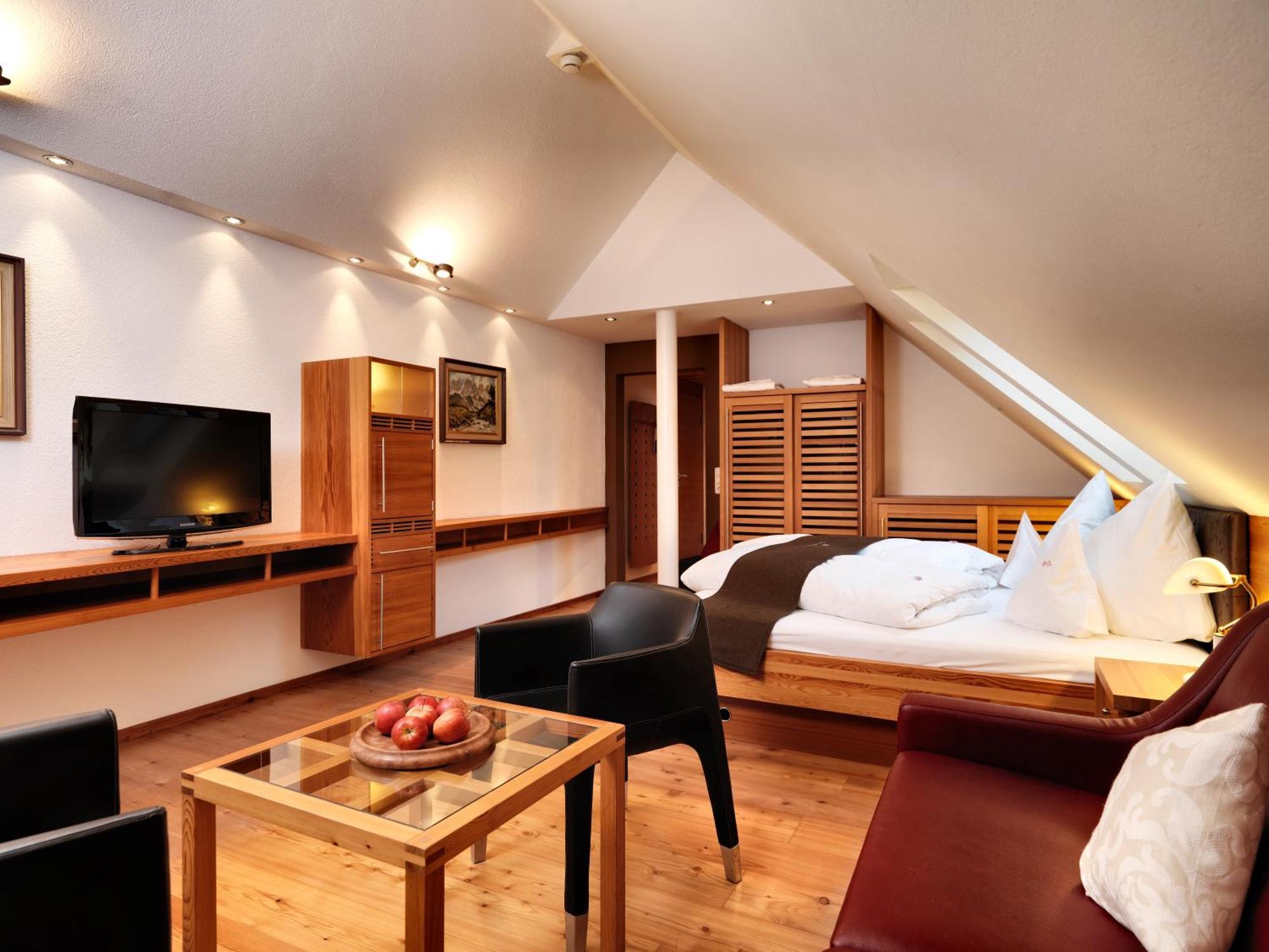 Hotel Goldener Adler - Im Sommer Silvretta Card Premium Inkludiert Ischgl Exterior foto