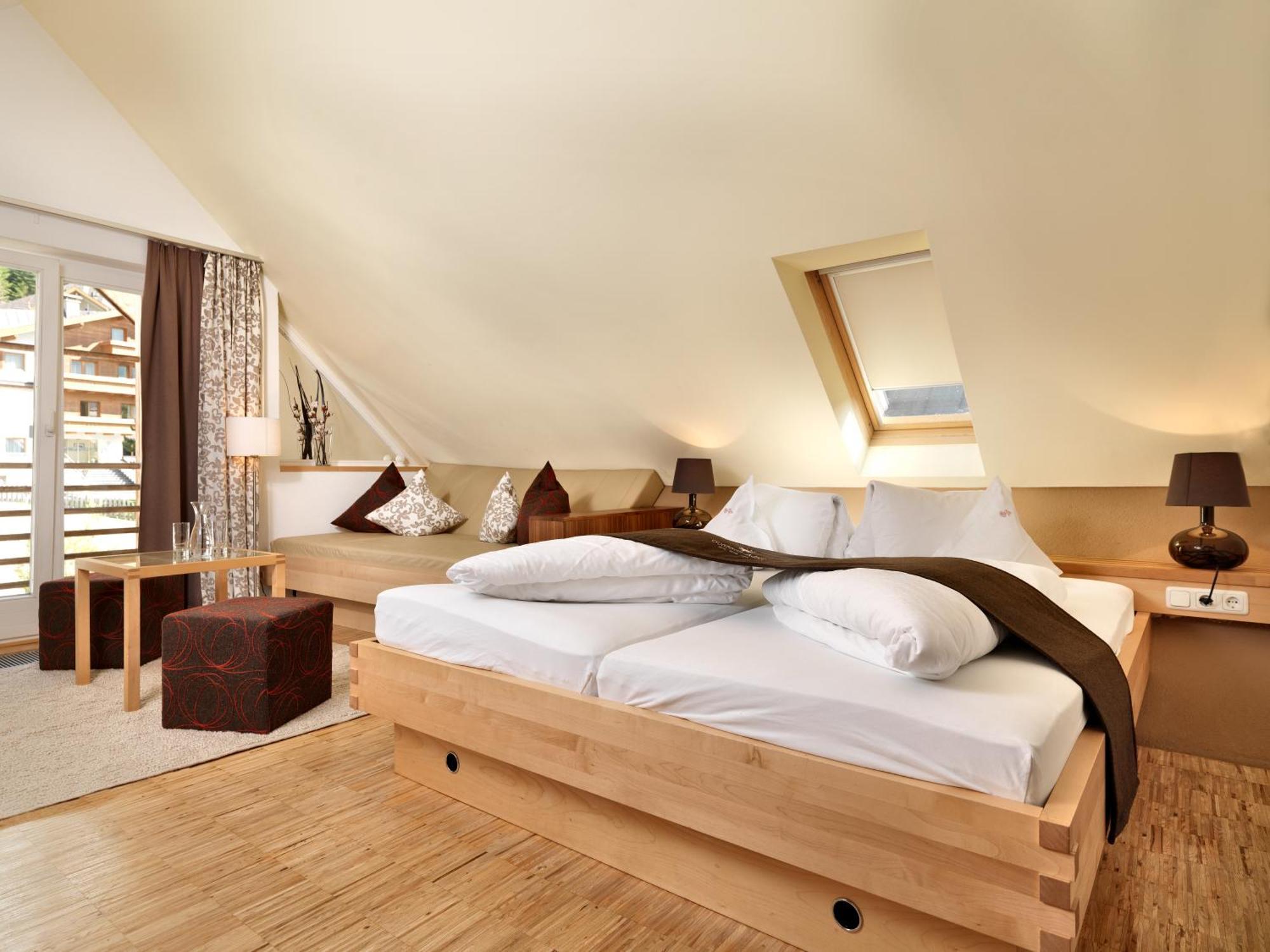 Hotel Goldener Adler - Im Sommer Silvretta Card Premium Inkludiert Ischgl Exterior foto