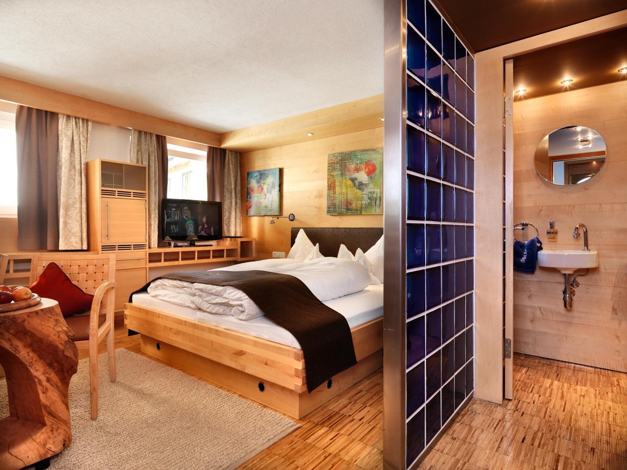 Hotel Goldener Adler - Im Sommer Silvretta Card Premium Inkludiert Ischgl Exterior foto