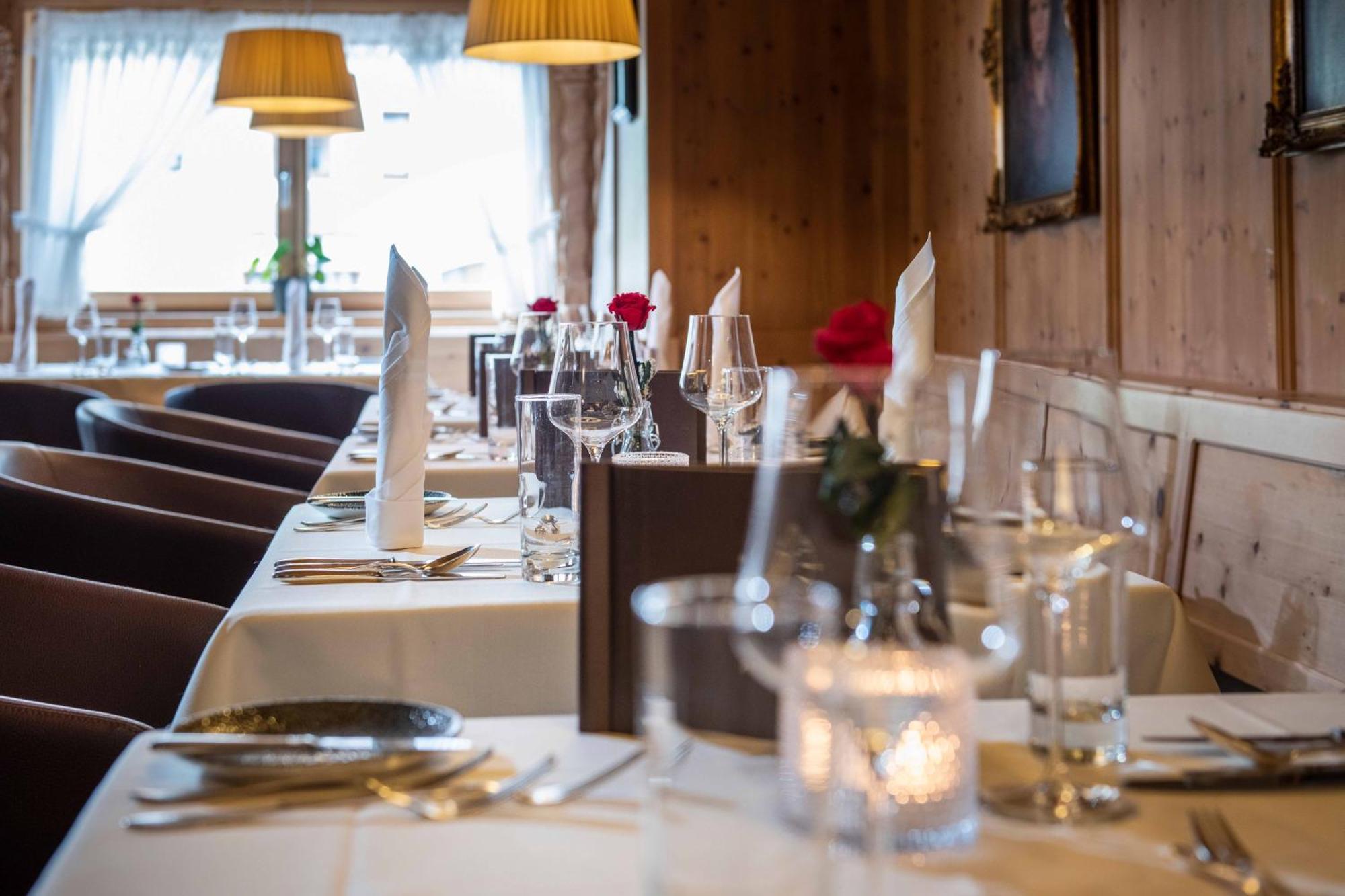 Hotel Goldener Adler - Im Sommer Silvretta Card Premium Inkludiert Ischgl Exterior foto