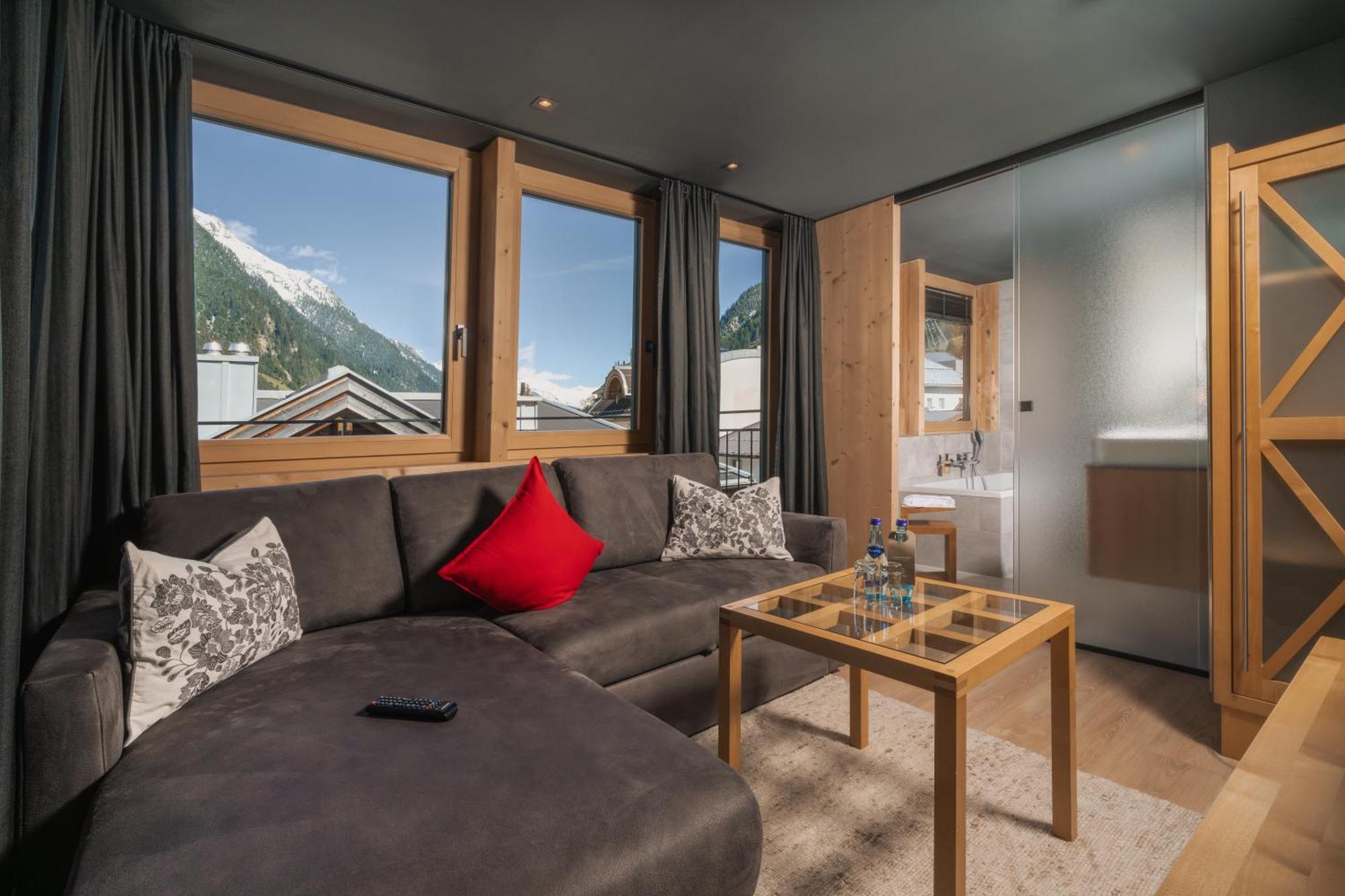 Hotel Goldener Adler - Im Sommer Silvretta Card Premium Inkludiert Ischgl Exterior foto
